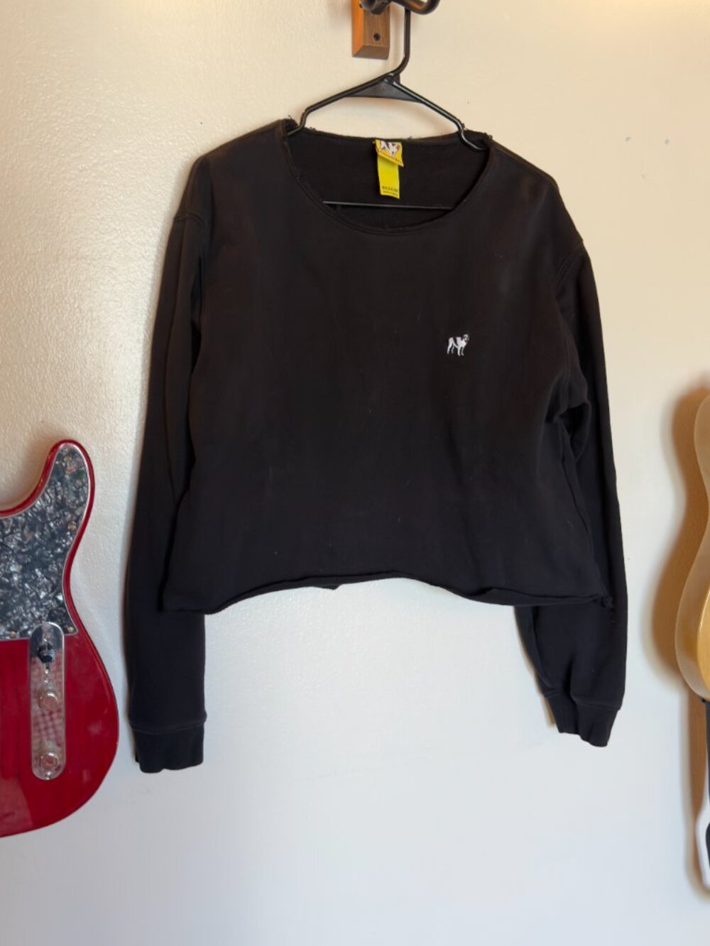 Big Dogs Cropped Crewneck - M